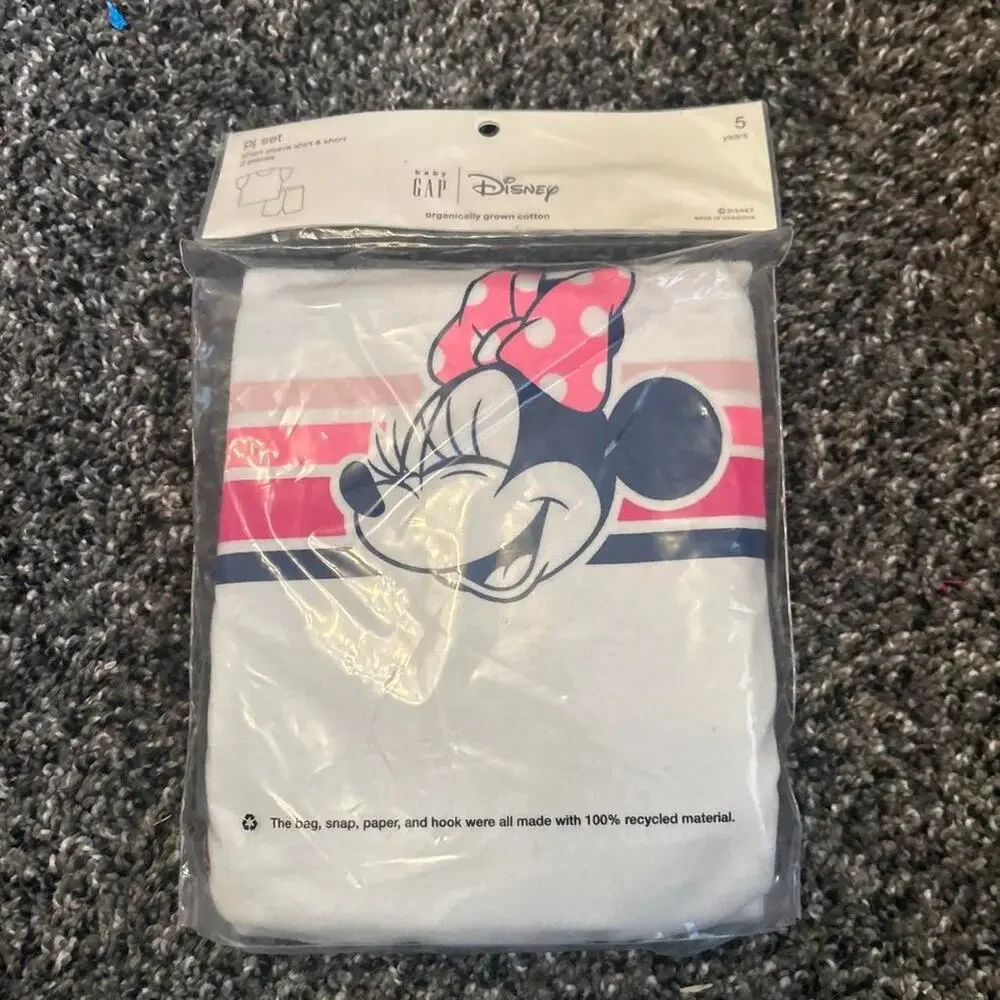 New size 5 disney minnie gap pjs